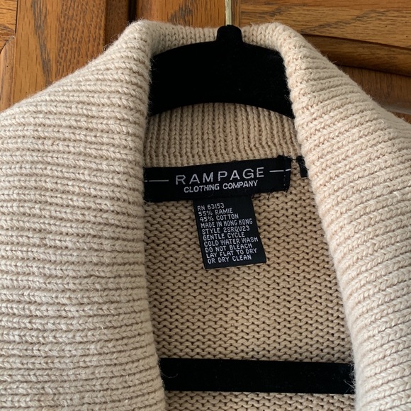 Vintage rampage long sweater:)!!! - Picture 2 of 2